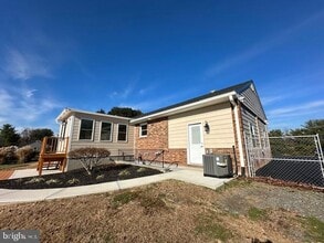 10301 Colvin Run Rd in Great Falls, VA - Building Photo - Building Photo