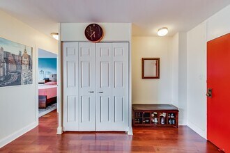 1000 N Lake Shore Dr, Unit 12B in Chicago, IL - Foto de edificio - Building Photo