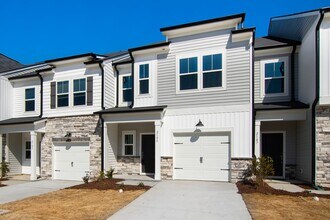 2105 Regal Dr in Durham, NC - Building Photo - Building Photo