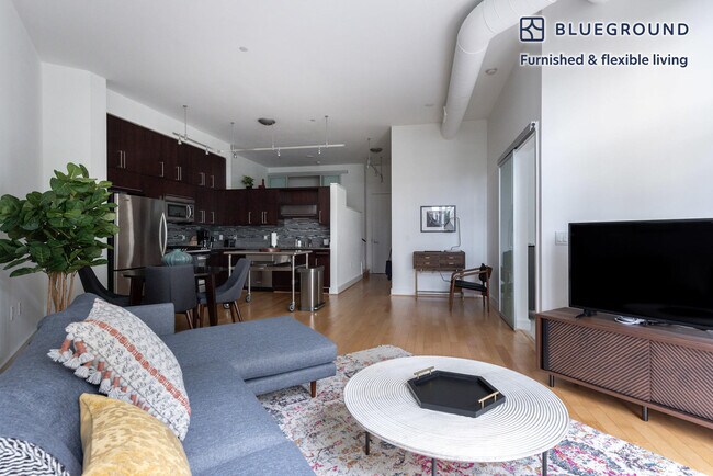 8210 Crestwood Heights Dr in Tysons, VA - Building Photo - Building Photo