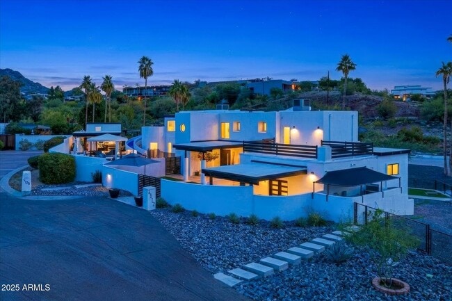 property at 3112 E Palo Verde Dr