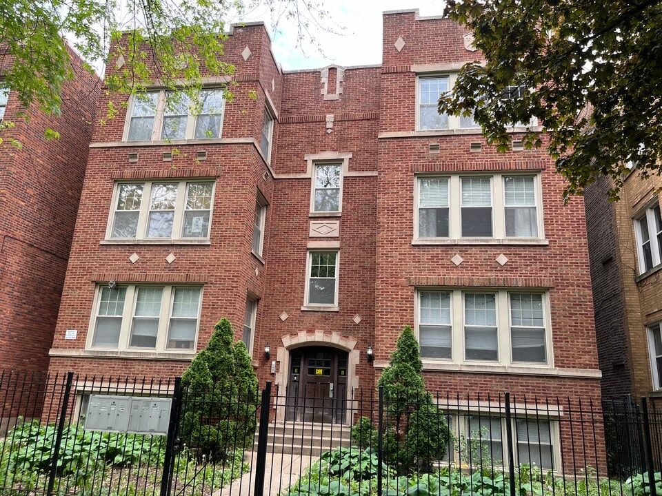 5033 N Springfield Ave, Unit 2N in Chicago, IL - Foto de edificio