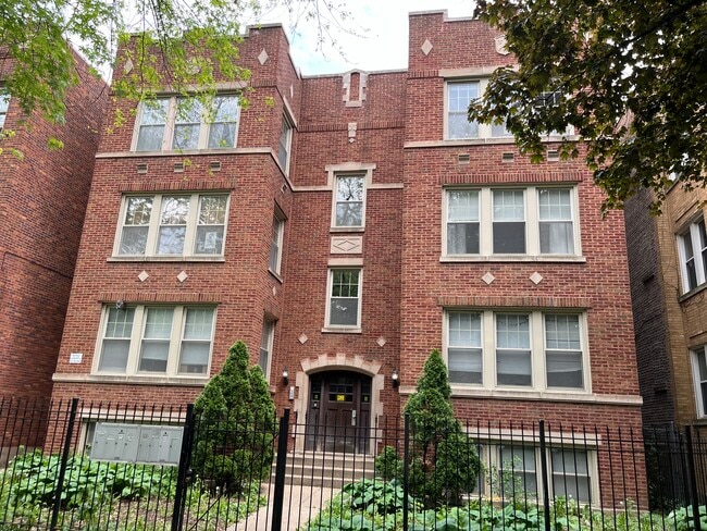 5033 N Springfield Ave, Unit 2N