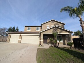 3200 S Jensen Ct in Visalia, CA - Building Photo - Building Photo