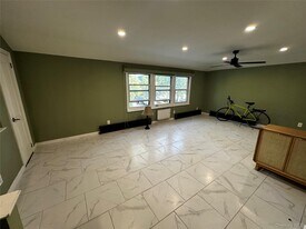 89-32 Pontiac St in Queens, NY - Building Photo