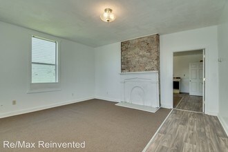 537 Watkins St-Unit -Unit B in Augusta, GA - Foto de edificio - Building Photo