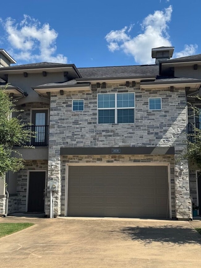 property at 3535 Summerway Dr