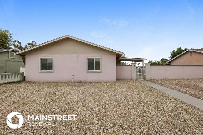 property at 4708 E Chambers St