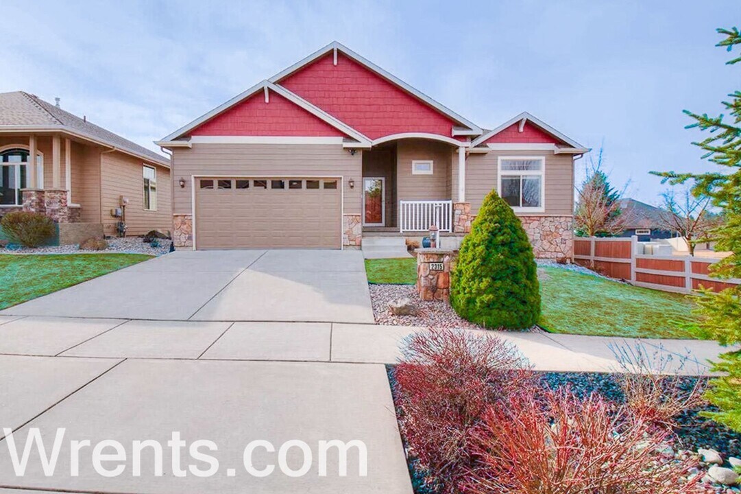 2315 W Chadwick Ln in Spokane, WA - Building Photo