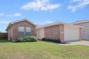 2920 Groveland Ct in Denton, TX - Building Photo