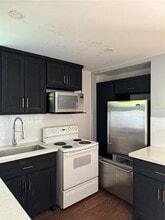 7309 Moline St-Unit -B in Houston, TX - Building Photo - Building Photo