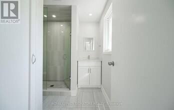 2700 Battleford Rd in Mississauga, ON - Building Photo - Building Photo