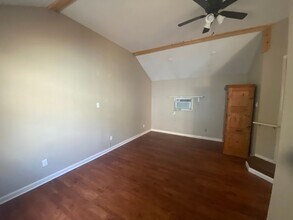 3300 Lafayette Ave in Austin, TX - Building Photo - Building Photo