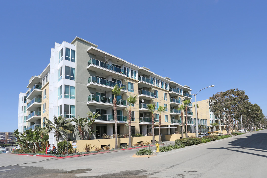 Capri Apartments in Marina Del Rey, CA - Building Photo