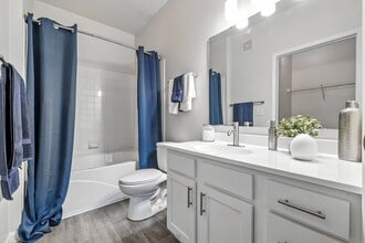 Riverchase Apartments in Indianapolis, IN - Building Photo - Building Photo