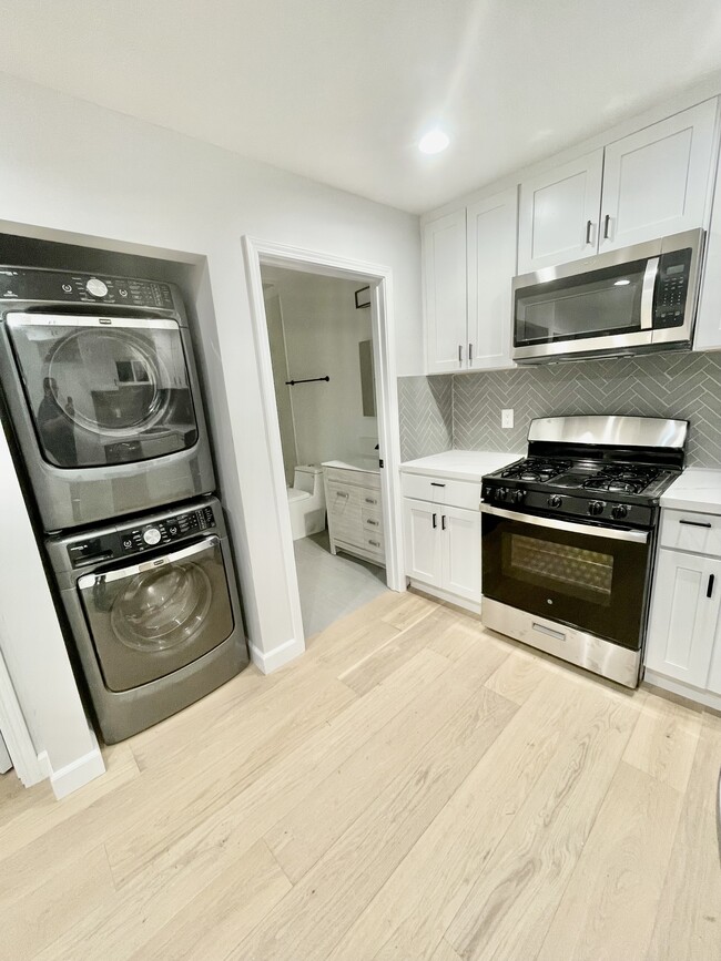 1847 Stearns Dr, Unit ADU in Los Angeles, CA - Foto de edificio - Building Photo