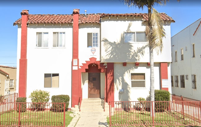 1103 W 64th St in Los Angeles, CA - Building Photo - Building Photo