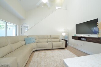 4325 Covey Cir in Naples, FL - Foto de edificio - Building Photo