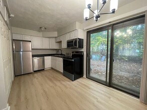 10377 Portage Rd in Portage, MI - Building Photo - Building Photo