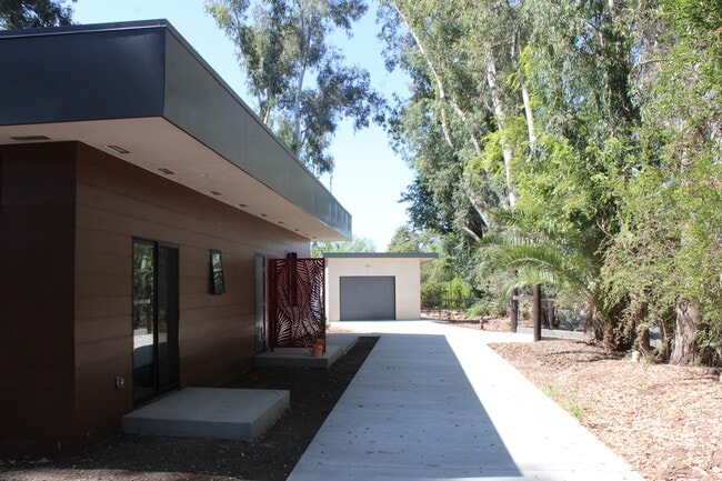 1220 Rancho Dr in Ojai, CA - Building Photo - Building Photo