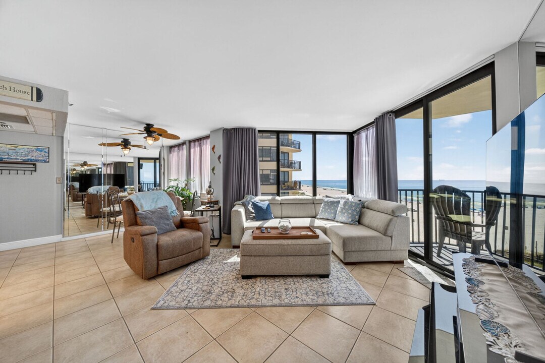 9850 S Thomas Dr in Panama City Beach, FL - Building Photo