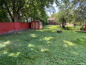 26031 Parkington St in Roseville, MI - Building Photo - Building Photo