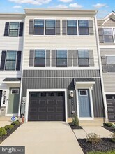 466 Still Feather Ave in La Plata, MD - Building Photo - Building Photo