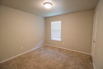 9801 Avenue W in Lubbock, TX - Building Photo - Building Photo