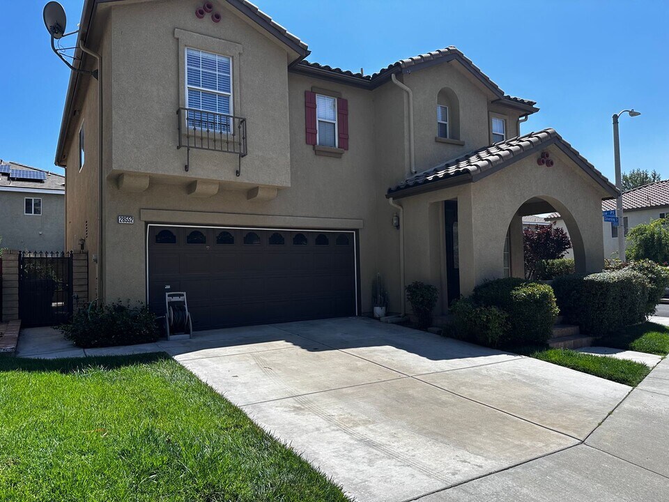 28552 Silverking Trail-Unit -BOA2 in Santa Clarita, CA - Building Photo