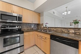 9340 Fontainebleau Blvd in Miami, FL - Building Photo - Building Photo