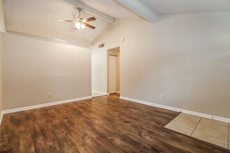 16022 Saddle Creek Dr in Tampa, FL - Building Photo - Building Photo