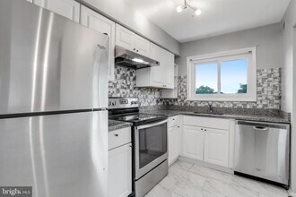 3240 S 28th St in Alexandria, VA - Building Photo - Building Photo
