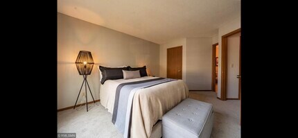 10918 Quebec Ave S in Minneapolis, MN - Building Photo - Building Photo