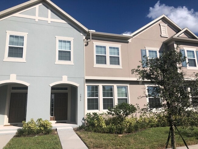 property at 5879 Chestnut Chase Rd