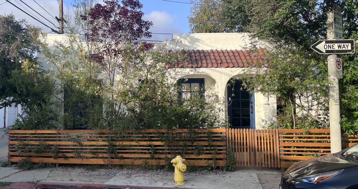 3004 Del Monte Dr in Los Angeles, CA - Building Photo