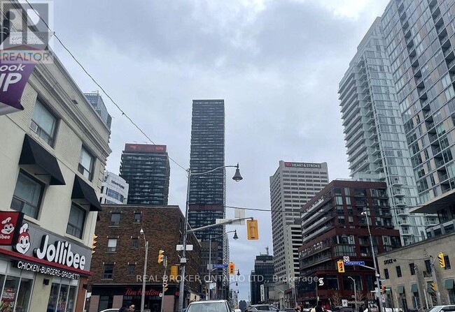2-2 Broadway Ave in Toronto, ON - Building Photo - Building Photo