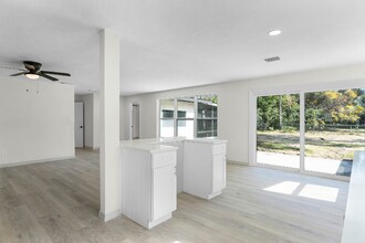 1021 Flagler Ave in Edgewater, FL - Building Photo - Building Photo