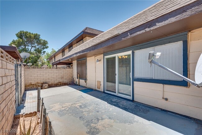 property at 6211 Meadow Brook Ln