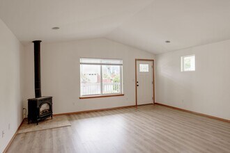 3010 Gedney St in Everett, WA - Building Photo - Building Photo