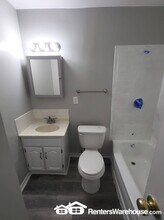 9307 Stark Ave in Kansas City, MO - Foto de edificio - Building Photo