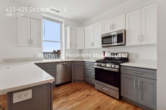 property at 423-425 DeKalb St