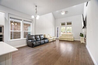 12591 Royal Oaks Ln in Farmers Branch, TX - Building Photo - Building Photo