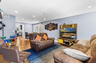 1100 Salem St in Lynnfield, MA - Building Photo - Building Photo