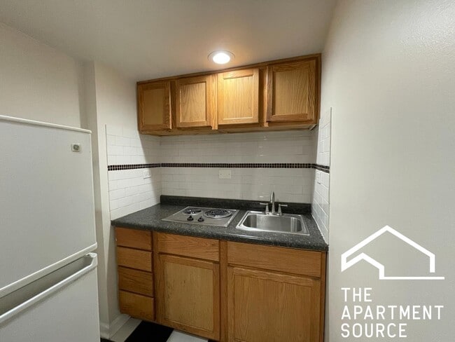 2230 N Lockwood Ave in Chicago, IL - Building Photo - Building Photo