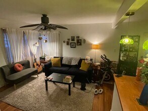 326 W Oliver St in San Pedro, CA - Building Photo - Building Photo
