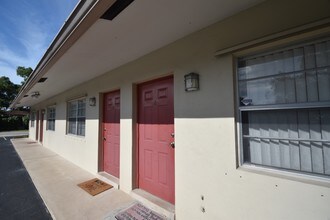 The Cottages in Wilton Manors, FL - Foto de edificio - Building Photo