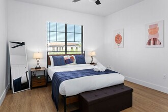 9450 W Cabela Dr in Glendale, AZ - Foto de edificio - Building Photo