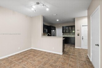 2082 Madeira Dr in Weston, FL - Building Photo - Building Photo