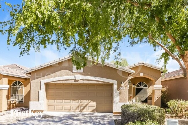 15207 N 28th Pl in Phoenix, AZ - Foto de edificio - Building Photo