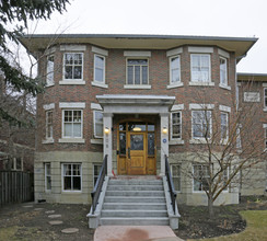 Glenwood Manor in Calgary, AB - Building Photo - Building Photo